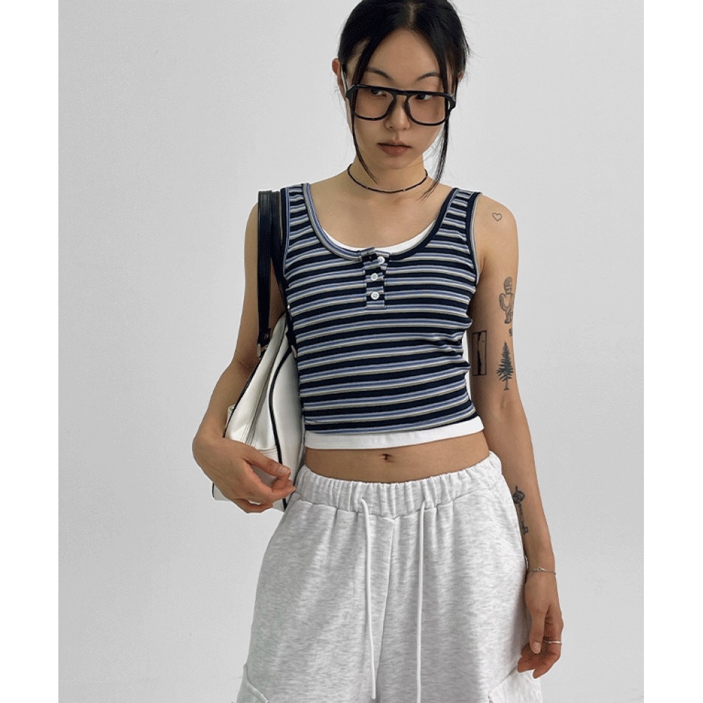 ブラックアップカムテンレイヤードストライプボタンクロップナッシュ