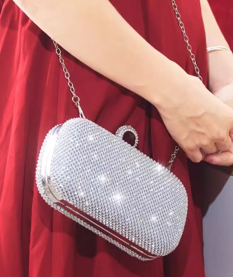 バッグ カバン レディース ショルダー ハンドバッグ 斜めがけ 肩がけ 手持ち クラッチ ディナーバッグ パーティーバッグ クレセントバッグ ハード ダイヤモンド ロック式 大人可愛い きれいめ 上品 バッグ カバン レディース ショルダー ハンドバッグ 斜めがけ 肩がけ 手持ち クラッチ ディナーバッグ パーティーバッグ クレセントバッグ ハード ダイヤモンド ロック式 大人可愛い きれいめ 上品