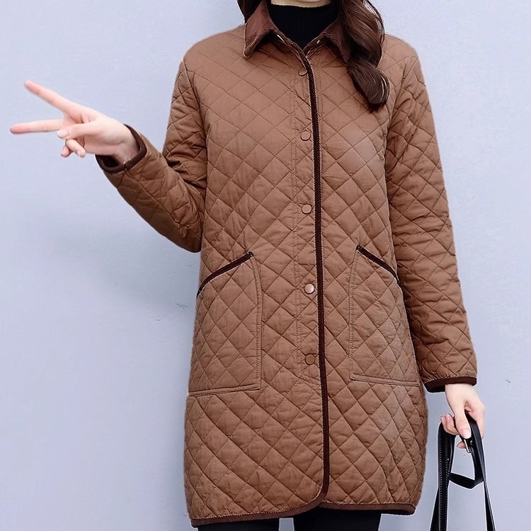 キルティングコート レディース ジャケット コート アウター 上着 膝上 長袖 襟付き スリム 細身 ストレート ポケット 前開き ボタン 大人可愛い きれいめ シンプル 上品 おしゃれ こなれ感