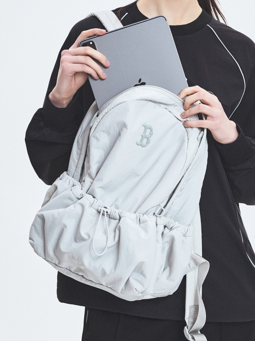 MLB公式正規品 ベーシック アスレジャーバックパック BOS (L.Grey) ニューヨークヤンキース 男女兼用 MLB公式正規品 ベーシック アスレジャーバックパック BOS (L.Grey) ニューヨークヤンキース 男女兼用