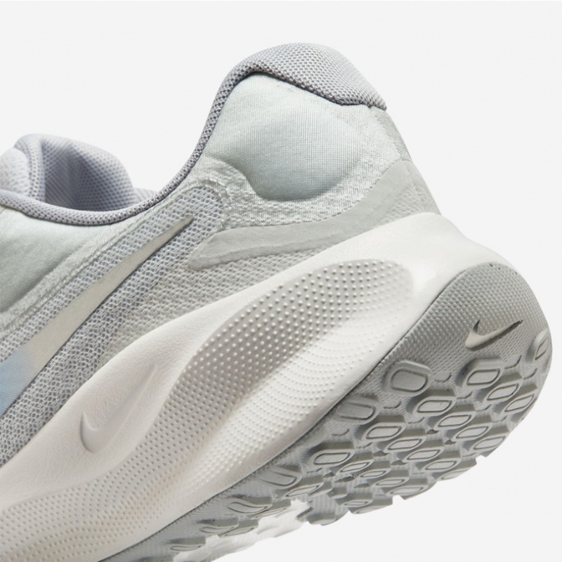 ナイキウィメンズナイキレボリューション 7 FB2208-013 ナイキウィメンズナイキレボリューション 7 FB2208-013