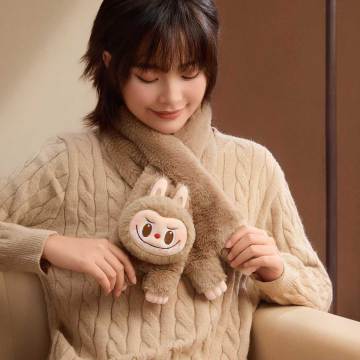 公式正規品POP MART Warm Fluffy LABUBU Plush Scarf 豪華なスカーフ 厚手のプラッシュ 快適で暖かい 秋冬マフラー ストール クリスマス プレゼント