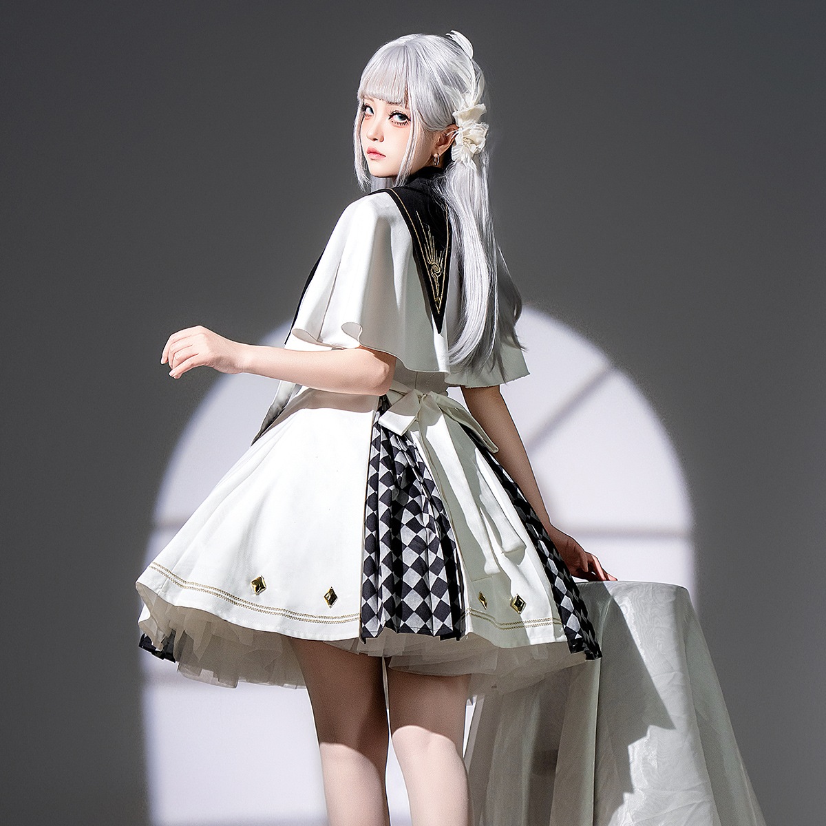 正規品デザインリアルアイズlolitaワンピースフェイクレザーネックマントホワイトゴシックプリンス系