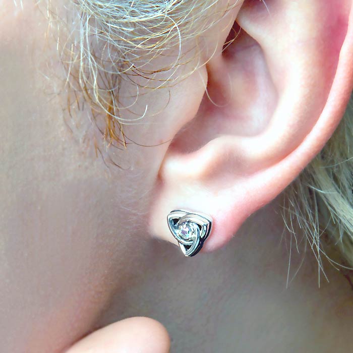 アルテミスクラシック Artemis Classic ケルティック トライアングル シルバー ピアス 片耳分 ACE0184 アルテミスクラシック Artemis Classic ケルティック トライアングル シルバー ピアス 片耳分 ACE0184