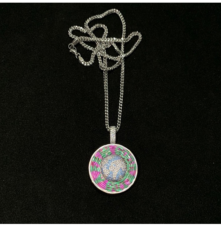 【AFGK】馬思唯連名回転円盤ネックレスいっぱいダイヤモンドジルコン地球回転ペンダント男女潮人 【AFGK】馬思唯連名回転円盤ネックレスいっぱいダイヤモンドジルコン地球回転ペンダント男女潮人