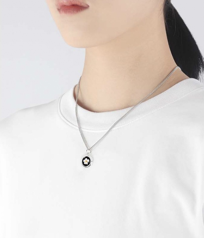 シャイニーオンユ着用/ブルームサークルネクレス/韓国ファッションスタイル 韓国の人気ブランド デイリーアクセサリー