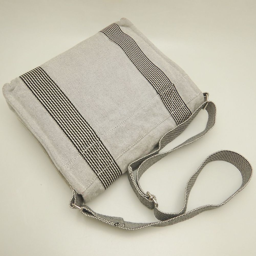 ニューフールトゥ バサスPM ショルダーバッグ トワルアッシュ グレー メンズ /253148【中古】 ニューフールトゥ バサスPM ショルダーバッグ トワルアッシュ グレー メンズ /253148【中古】