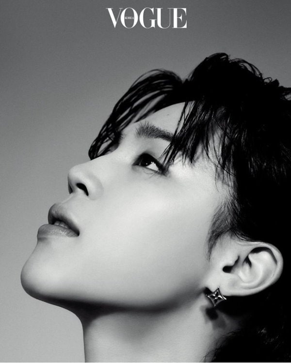 VOGUE 2023年4月号 BTS JIMIN 3点セット 和訳 新品未開封 Amazon.co.jp: VOGUE korea 2023年 4月号 BTS JIMIN 表紙 画報
