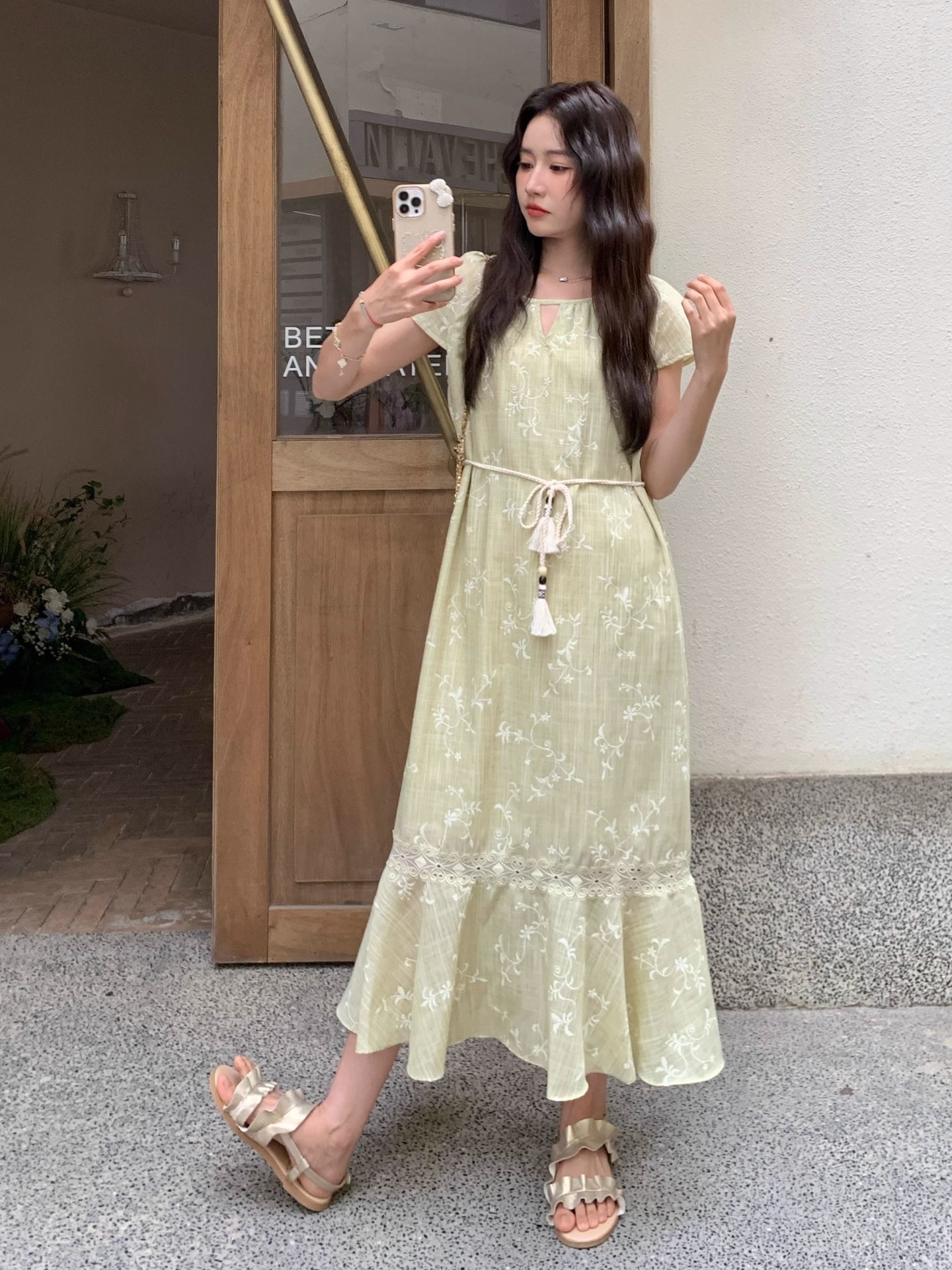 2025新作 おしゃれ ワンピース 韓国 ワンピース ロングタイプ 可愛い 気質 無地 ラッフル ワンピース 夏 レディースファッション ドレス 百掛け 2025新作 おしゃれ ワンピース 韓国 ワンピース ロングタイプ 可愛い 気質 無地 ラッフル ワンピース 夏 レディースファッション ドレス 百掛け