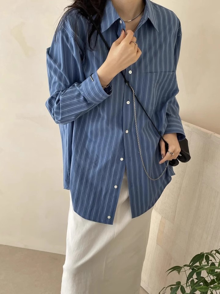 韓国新作 優しい雰囲気で年齢を感じさせない ベーシックで万能搭配 韓風アカデミックスタイル カラーブロックストライプ ボタンダウンシャツ レディース 韓国新作 優しい雰囲気で年齢を感じさせない ベーシックで万能搭配 韓風アカデミックスタイル カラーブロックストライプ ボタンダウンシャツ レディース