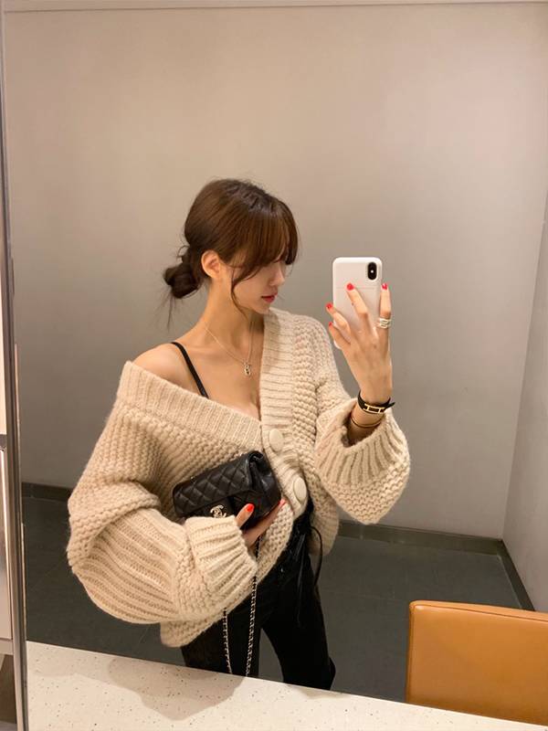 ビッグボタン Vネック ニット カーディガン レディース トップス ローゲージ ざっくり編み 袖あり 長袖 ボリューム袖 前開き ゆったり ポケット付き シンプル カジュアル 大人可愛い おしゃれ ビッグボタン Vネック ニット カーディガン レディース トップス ローゲージ ざっくり編み 袖あり 長袖 ボリューム袖 前開き ゆったり ポケット付き シンプル カジュアル 大人可愛い おしゃれ