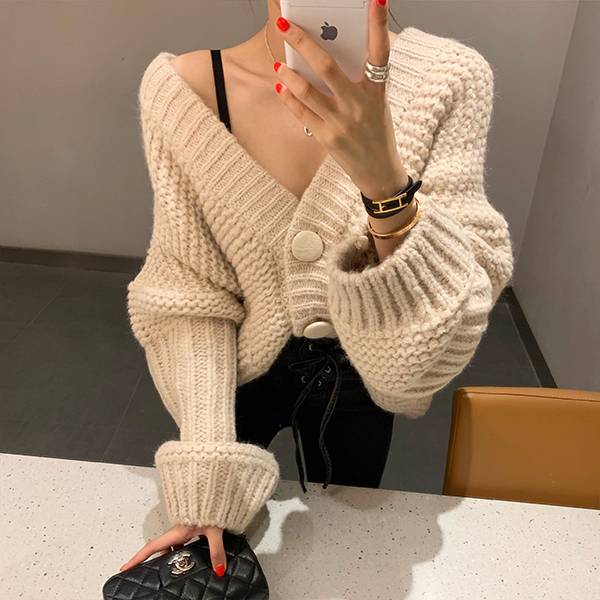 ビッグボタン Vネック ニット カーディガン レディース トップス ローゲージ ざっくり編み 袖あり 長袖 ボリューム袖 前開き ゆったり ポケット付き シンプル カジュアル 大人可愛い おしゃれ ビッグボタン Vネック ニット カーディガン レディース トップス ローゲージ ざっくり編み 袖あり 長袖 ボリューム袖 前開き ゆったり ポケット付き シンプル カジュアル 大人可愛い おしゃれ