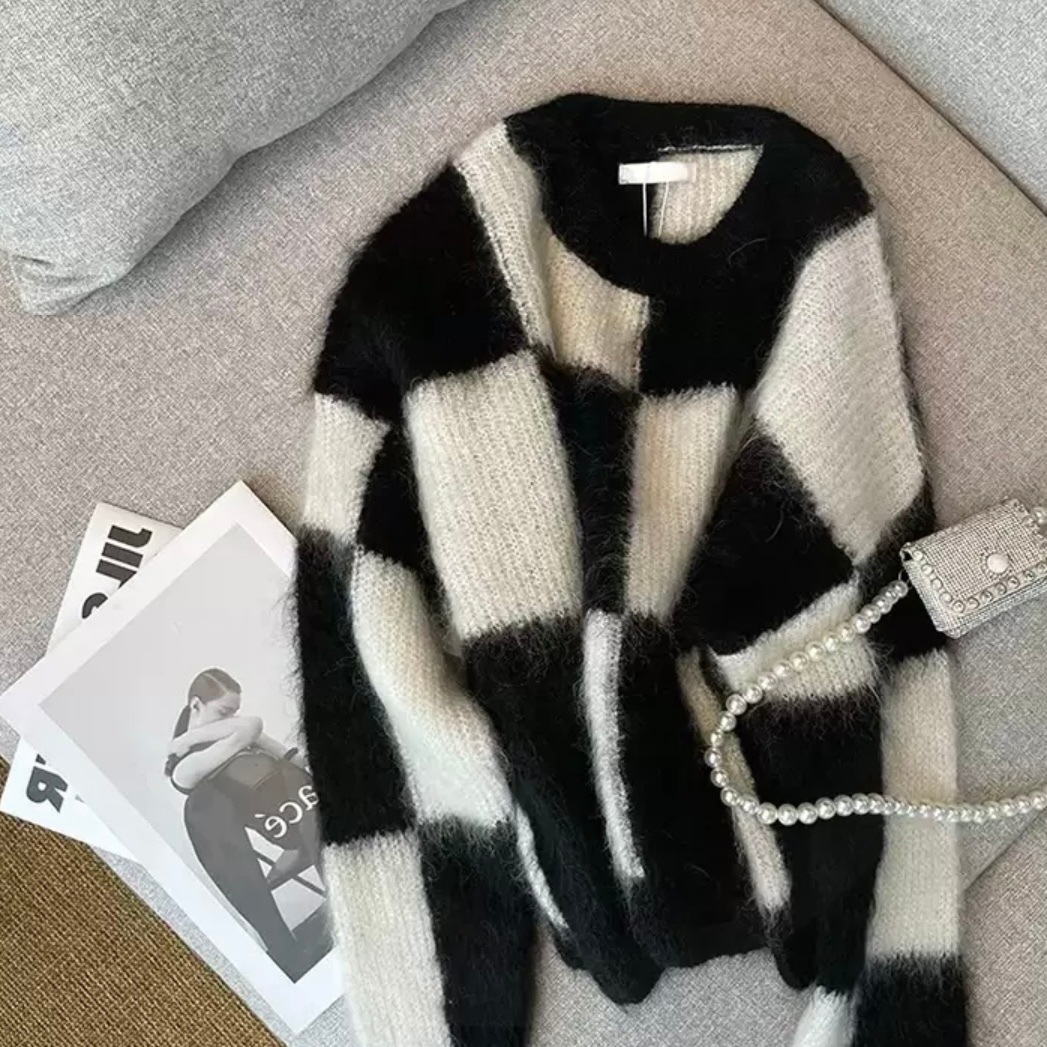 トップス ニットソー セーター 袖あり 長袖 萌袖 Uネック ラウンドネック 襟なし ストレート もこもこ モコモコ ふわふわ ケーブルニット 編み込み 伸縮性 ニット 大人可愛い きれいめ シンプル カジュアル 大人 上品 おしゃれ お洒落 かっこいい レトロ 大人女子 こなれ感 トップス ニットソー セーター 袖あり 長袖 萌袖 Uネック ラウンド