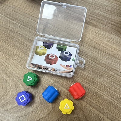 Qoo10] 送料无料 イカゲーム 5枚入 コンギ 韓 : おもちゃ・知育
