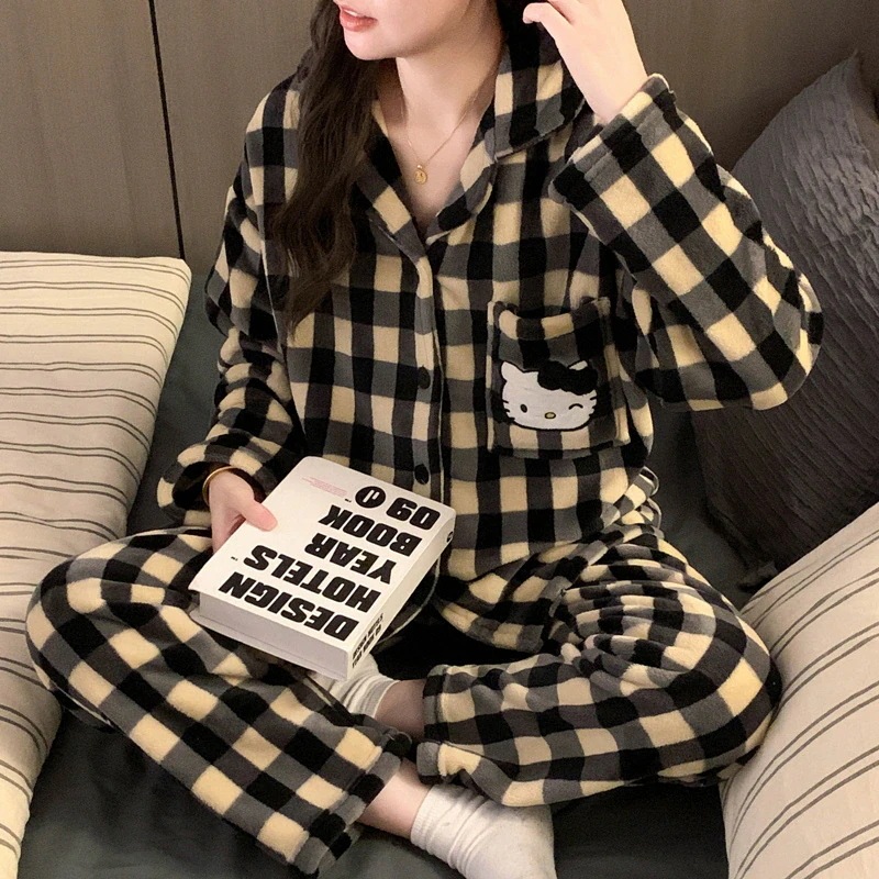 【急速出荷!】女性用日本の漫画猫チェック柄コーラルベルベットパジャマ厚くて暖かい秋冬コーラルベルベットホームウェアセット 【急速出荷!】女性用日本の漫画猫チェック柄コーラルベルベットパジャマ厚くて暖かい秋冬コーラルベルベットホームウェアセット