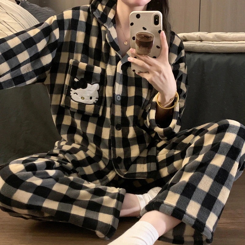【急速出荷!】女性用日本の漫画猫チェック柄コーラルベルベットパジャマ厚くて暖かい秋冬コーラルベルベットホームウェアセット 【急速出荷!】女性用日本の漫画猫チェック柄コーラルベルベットパジャマ厚くて暖かい秋冬コーラルベルベットホームウェアセット