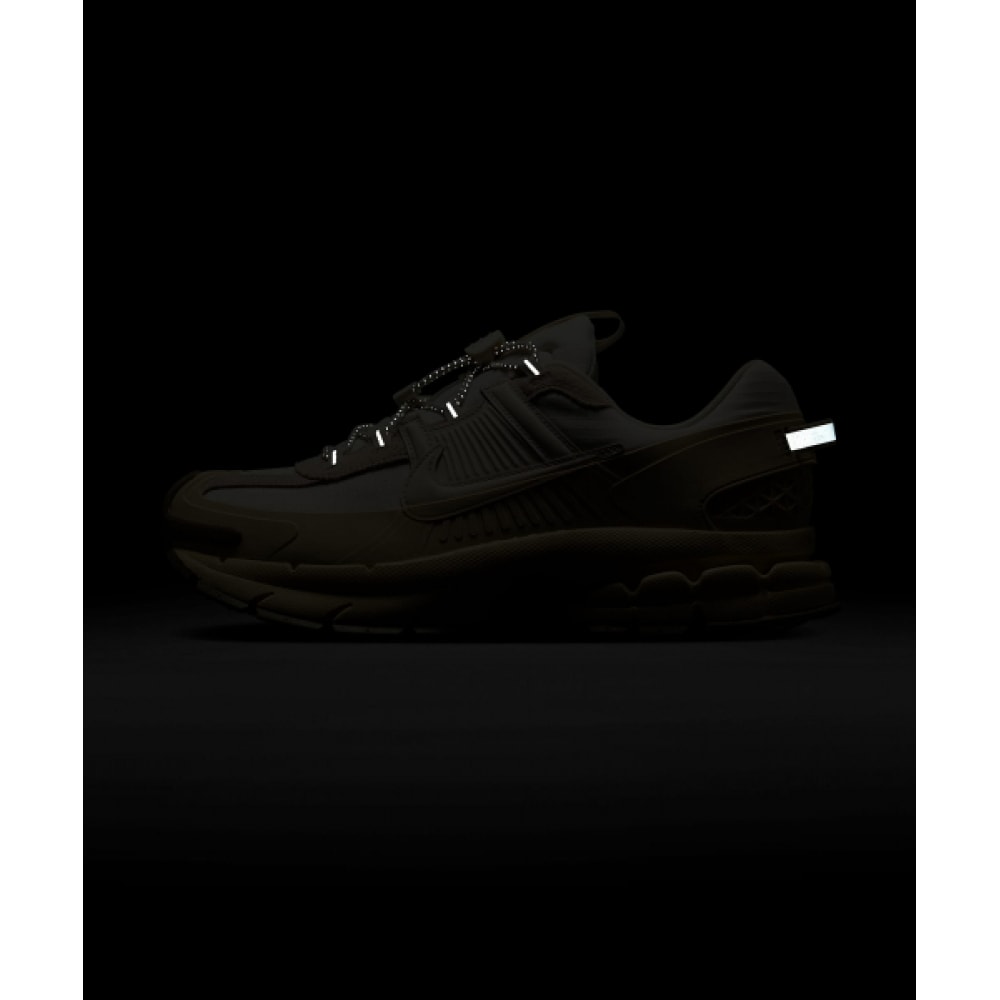 ナイキズームボメロ ROM M-ペールアイボリー:ライトカーキ:カーキ:ペールアイボリー/FV2295-101