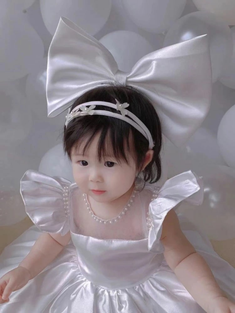 ドレス 子ども フリルの袖 超ボリューム【商品到着後レビューを書いて靴下２足【M1足+XL1足】ベビードレス ピアノ 発表会 大きいリボン 子供フォーマルドレス フラワーガール ホワイト 女の子花ドレ