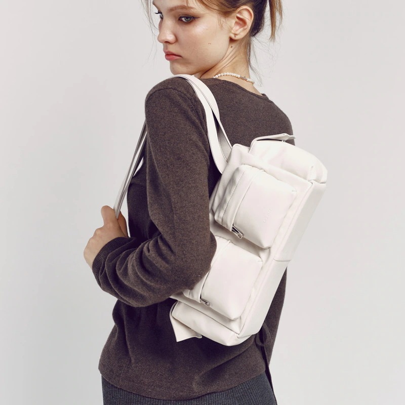 ☆SAMO ONDOH☆ pocket utility bag M 韓国発 ショルダーバッグ 楽天市場】[SAMO ONDOH] pocket utility bag M goat 4Color