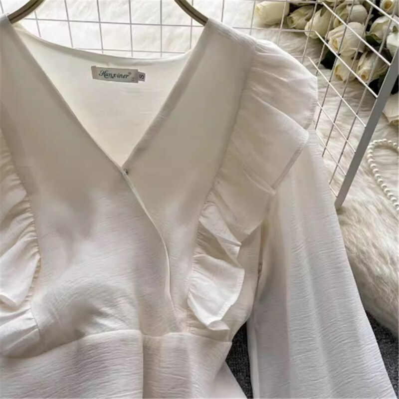 トップス シャツ ブラウス 袖あり 長袖 Vネック フリル かわいい 大人可愛い きれいめ シンプル カジュアル 大人 上品 おしゃれ お洒落 かっこいい レトロ 大人女子 こなれ感 ラフ トップス シャツ ブラウス 袖あり 長袖 Vネック フリル かわいい 大人可愛い きれいめ シンプル カジュアル 大人 上品 おしゃれ お洒落 かっこいい レトロ 大人女子 こなれ感 ラフ