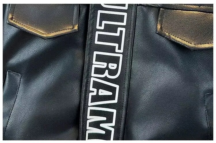 男の子の皮の服秋冬の新しい子供の加絨爆撃街のコート防風保温コートウルトラマンの服