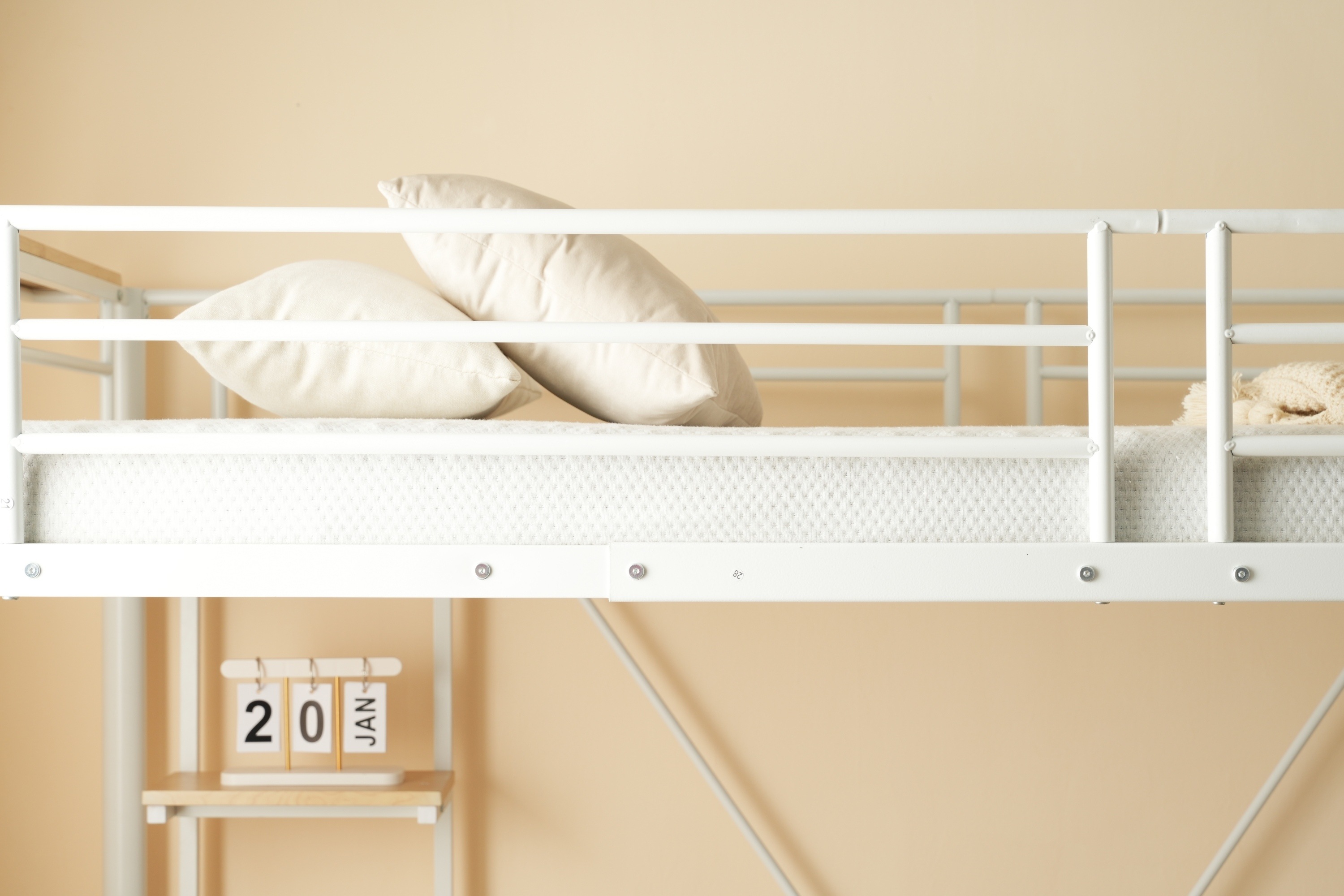 [レビュー投稿で 100 ポイント返還]ロフトベッド収納棚シングルデスク付きパイプベッド子供ベッドパイプ北欧風金属収納はしご