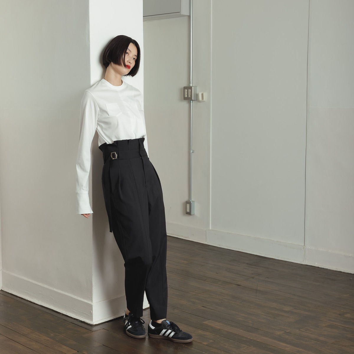 IORE イオレ スラックス FOLD PANTS フォールド IOR24AW-PT-001 レディース ハイウェスト プリーツ ベルト BLACK 【mega】 IORE イオレ スラックス FOLD PANTS フォールド IOR24AW-PT-001 レディース ハイウェスト プリーツ ベルト BLACK 【mega】