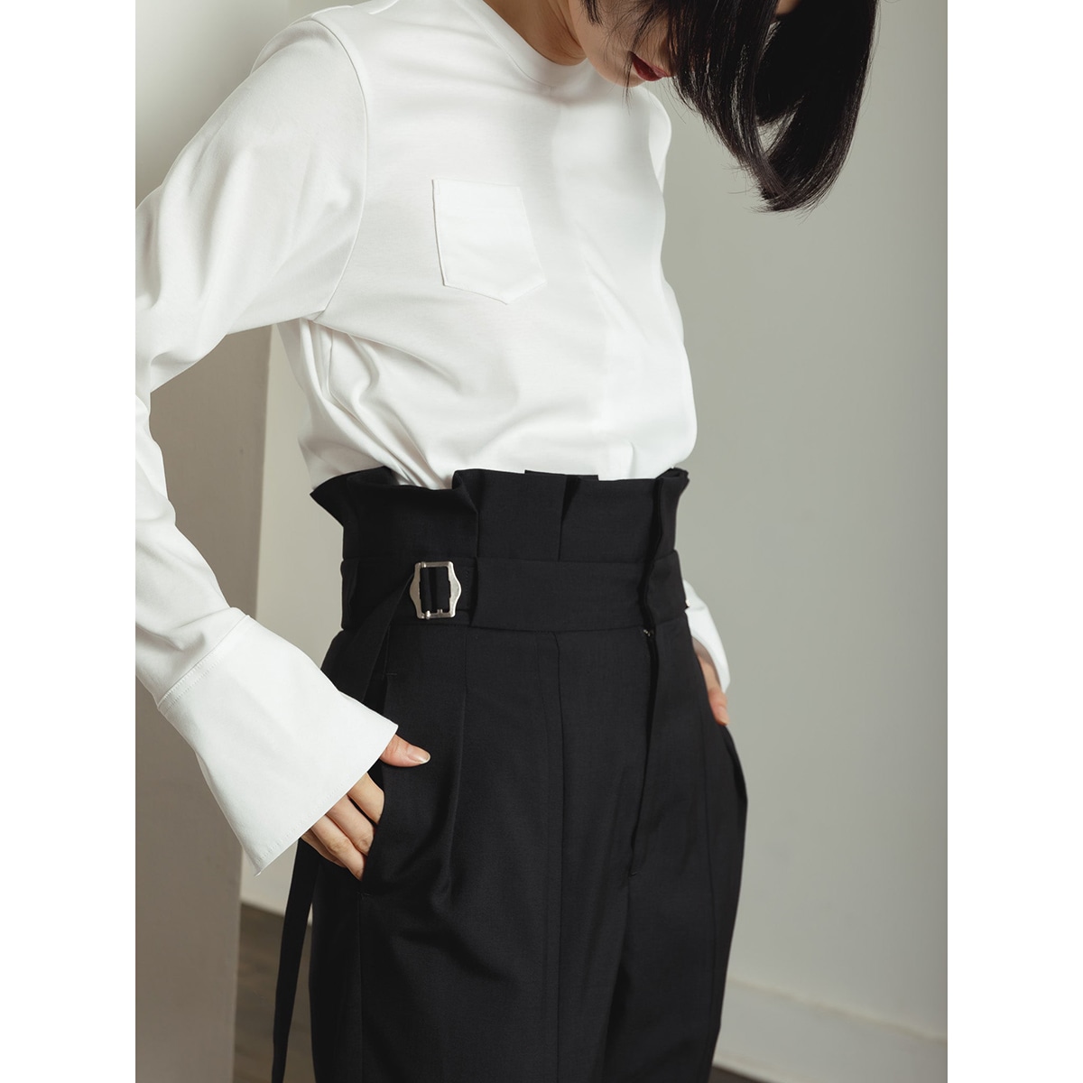 IORE イオレ スラックス FOLD PANTS フォールド IOR24AW-PT-001 レディース ハイウェスト プリーツ ベルト BLACK 【mega】 IORE イオレ スラックス FOLD PANTS フォールド IOR24AW-PT-001 レディース ハイウェスト プリーツ ベルト BLACK 【mega】