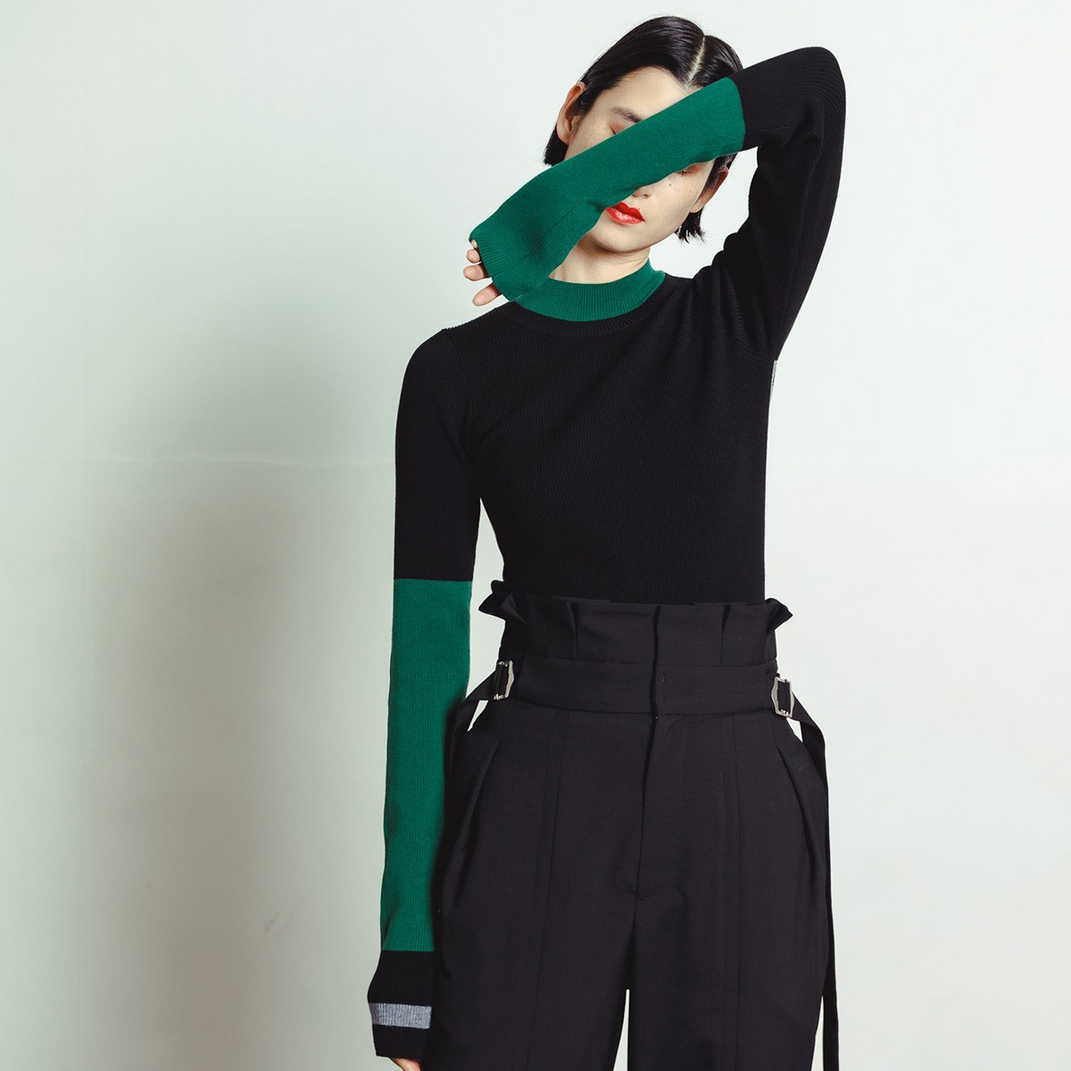 IORE イオレ スラックス FOLD PANTS フォールド IOR24AW-PT-001 レディース ハイウェスト プリーツ ベルト BLACK 【mega】 IORE イオレ スラックス FOLD PANTS フォールド IOR24AW-PT-001 レディース ハイウェスト プリーツ ベルト BLACK 【mega】