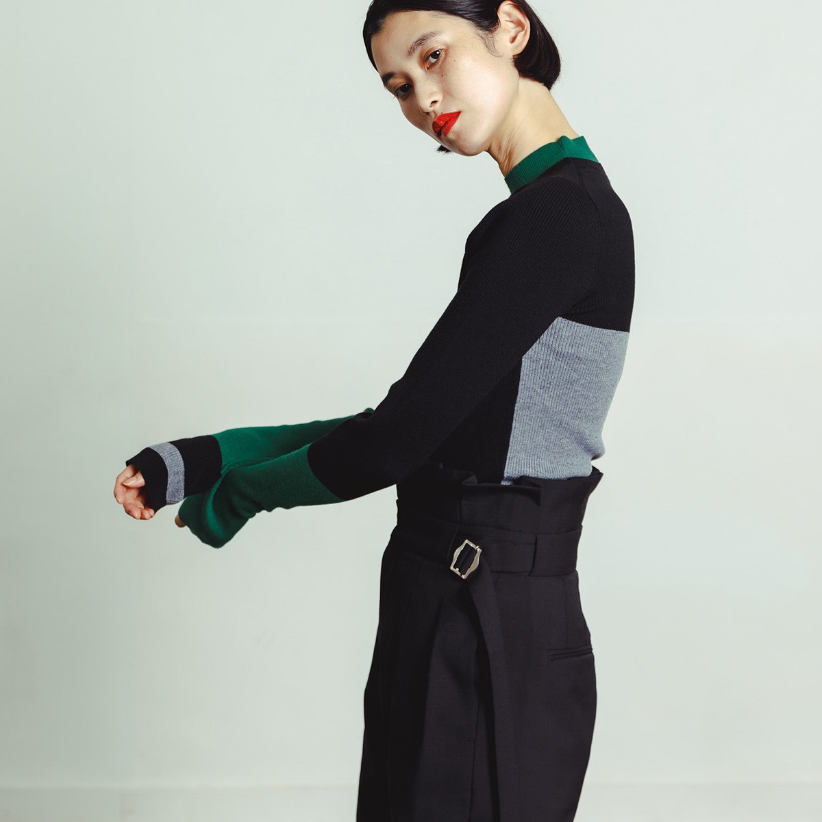 IORE イオレ スラックス FOLD PANTS フォールド IOR24AW-PT-001 レディース ハイウェスト プリーツ ベルト BLACK 【mega】 IORE イオレ スラックス FOLD PANTS フォールド IOR24AW-PT-001 レディース ハイウェスト プリーツ ベルト BLACK 【mega】