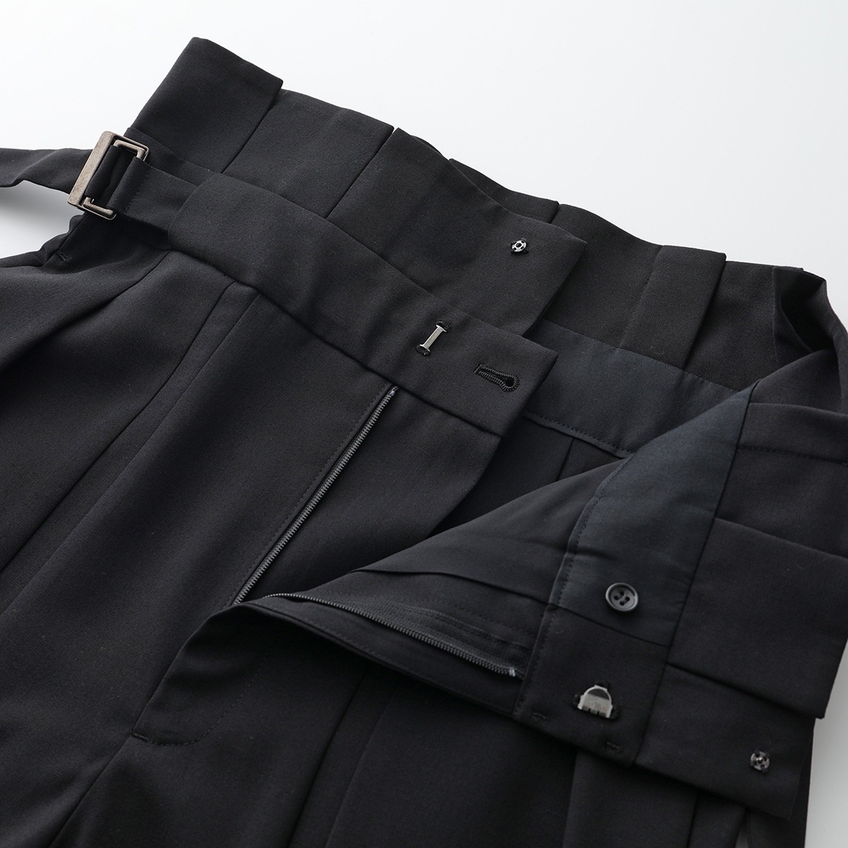 IORE イオレ スラックス FOLD PANTS フォールド IOR24AW-PT-001 レディース ハイウェスト プリーツ ベルト BLACK 【mega】 IORE イオレ スラックス FOLD PANTS フォールド IOR24AW-PT-001 レディース ハイウェスト プリーツ ベルト BLACK 【mega】