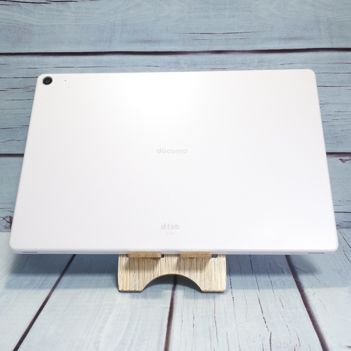 送料無料】docomo dtab d-41A SHARP Androidタブレット ホワイト