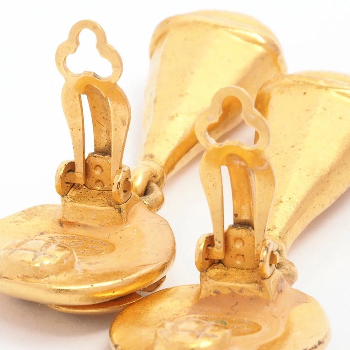 シャネル ココマーク 雫モチーフ スウィング クリップタイプ 【イヤリング】 シャネル ココマーク 雫モチーフ スウィング クリップタイプ 【イヤリング】