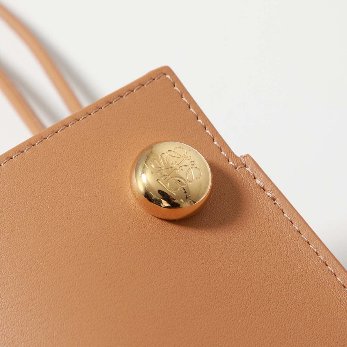 LOEWE ロエベ ハンドバッグ ぺブル ダイス ポケット CPBPR12X01 レディース レザー アナグラム ショルダーバッグ クロスボディ ポシェット カラー2色 LOEWE ロエベ ハンドバッグ ぺブル ダイス ポケット CPBPR12X01 レディース レザー アナグラム ショルダーバッグ クロスボディ ポシェット カラー2色