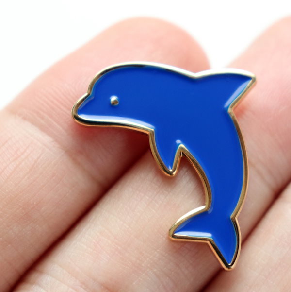 Qoo10] SunAge イルカ ピンバッジ かわいい いるか ピ