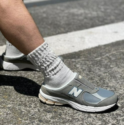 Qoo10] new balance M2002RM ミュール サンダル メン