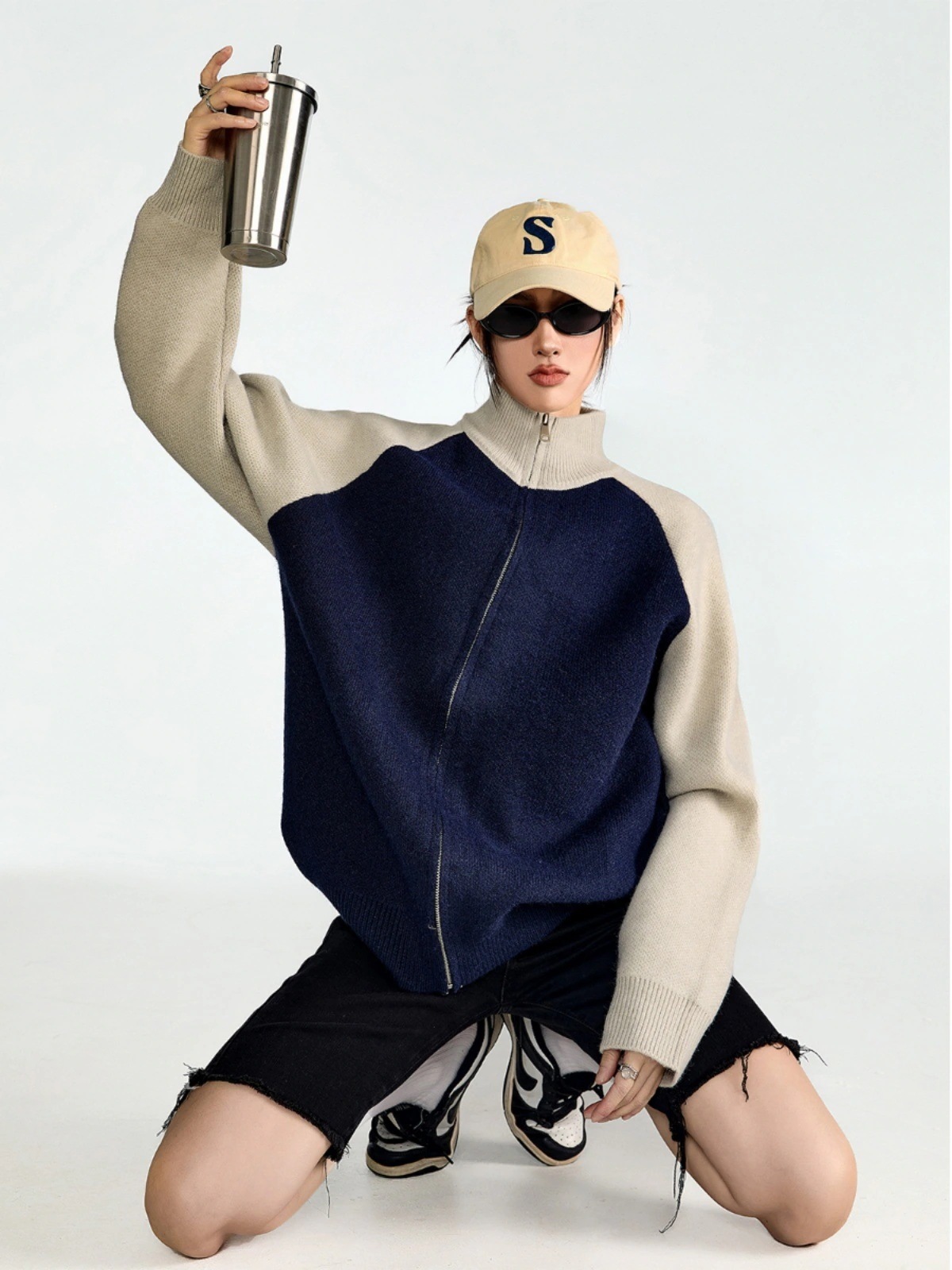 2025 春夏 韓国 かわいい レディースニットバイカラーハイネックスタンドネックアウター羽織りスポーティー長袖配色コーデトップススポーツサイズサイドカジュアルシルエットファッション系フル丈トラック 2025 春夏 韓国 かわいい レディースニットバイカラーハイネックスタンドネックアウター羽織りスポーティー長袖配色コーデトップススポーツサイズサイドカジュアルシルエットファッション系フル丈トラック