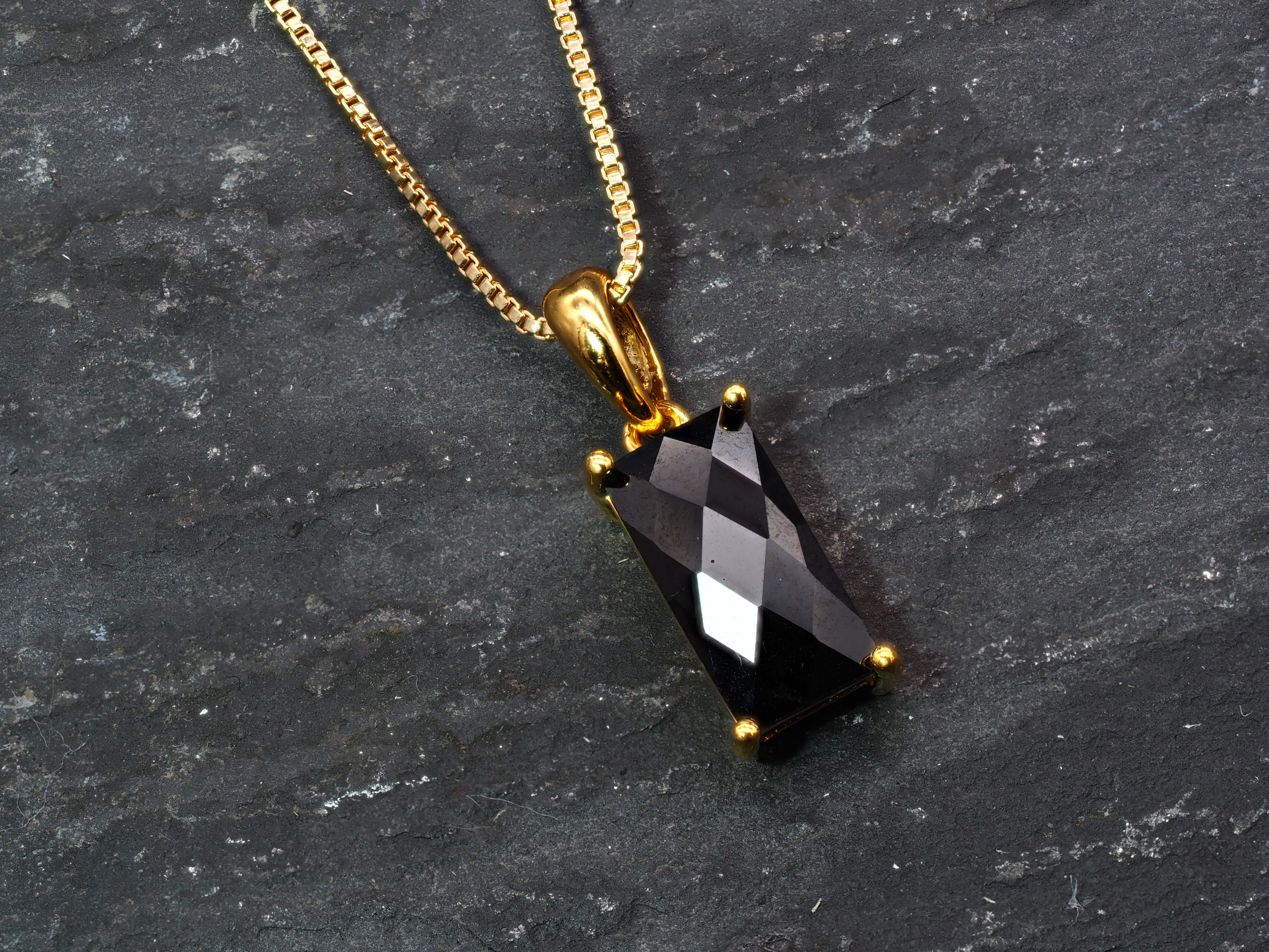 選べる!! 天然 ブラック ダイヤモンド ネックレス ミラーカット 18K イエローゴールド ホワイトゴールド 芸能人 ジュエリー ペンダント 誕生日 バレンタイン 宝石 貴金属 ジュエリー 冠婚葬祭 選べる!! 天然 ブラック ダイヤモンド ネックレス ミラーカット 18K イエローゴールド ホワイトゴールド 芸能人 ジュエリー ペンダント 誕生日 バレンタイン 宝石 貴金属 ジュエリー 冠婚葬祭