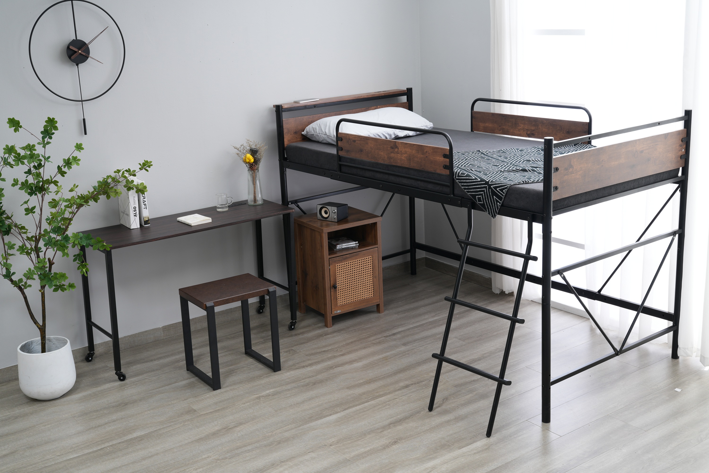 ロフトベッド パイプベッド シングル 耐荷重150kg 高さ125cm システムベッド ロータイプ ミドルタイプ 収納 北欧風 大人 一人暮らし ハンガーポール4本付属 送料無料 スチール 耐震 ベ