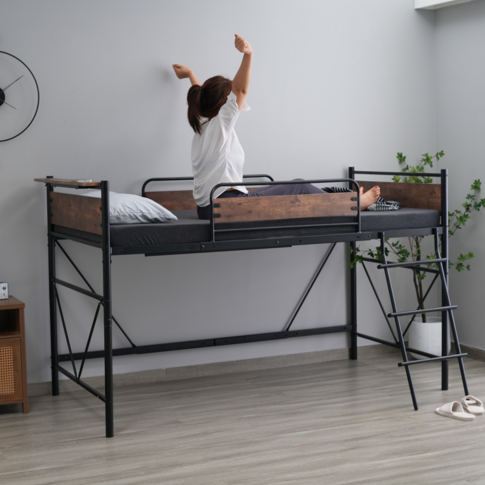 ロフトベッド パイプベッド シングル 耐荷重150kg 高さ125cm システムベッド ロータイプ ミドルタイプ 収納 北欧風 大人 一人暮らし ハンガーポール4本付属 送料無料 スチール 耐震 ベ