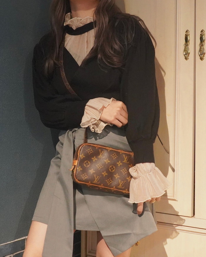 Choker Design Puffsleeve Knit Sweater (black) A,D,G レディース トップス