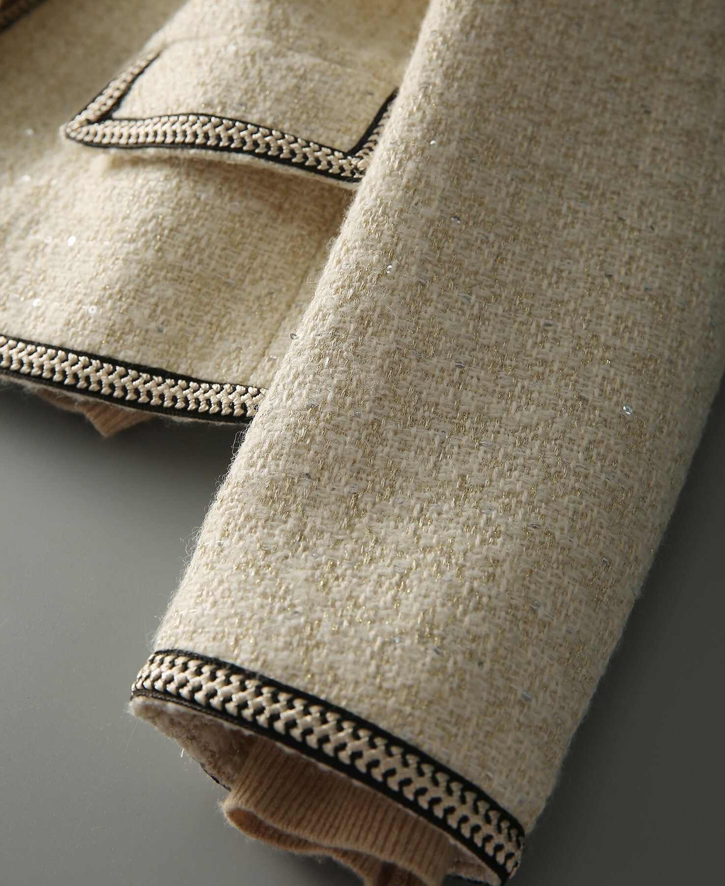 トップス アウター ジャケット 上着 ミディアム丈 袖あり 長袖 ラウンドネック 襟なし ノーカラー ストレート 前開き ポリエステル ウール ツイード かわいい 大人可愛い きれいめ シンプル