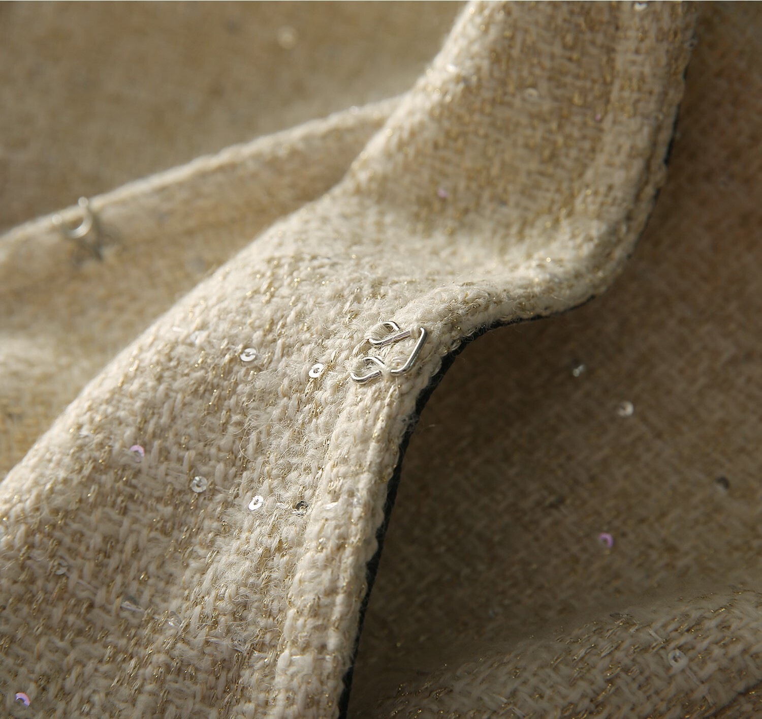 トップス アウター ジャケット 上着 ミディアム丈 袖あり 長袖 ラウンドネック 襟なし ノーカラー ストレート 前開き ポリエステル ウール ツイード かわいい 大人可愛い きれいめ シンプル