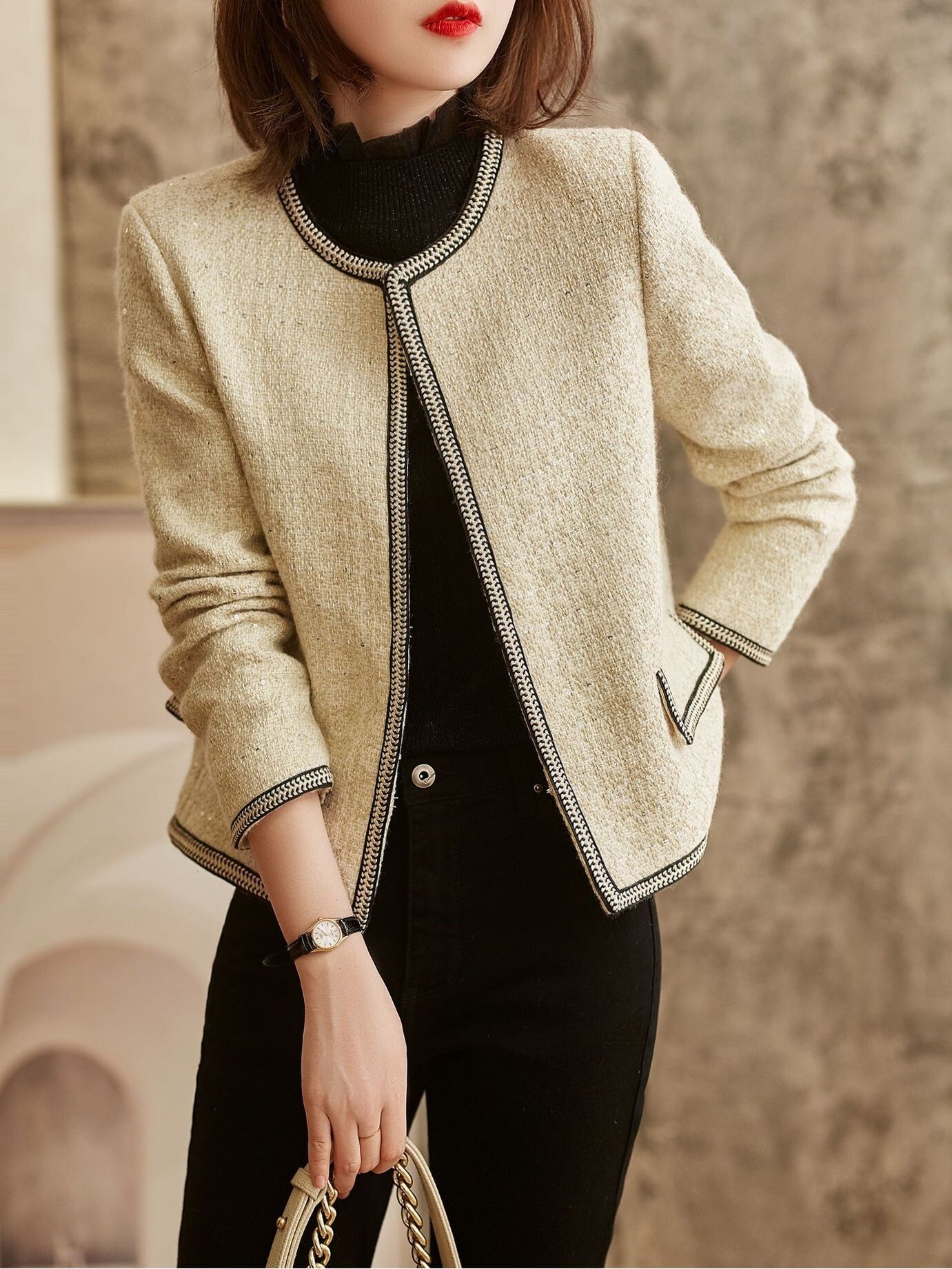 トップス アウター ジャケット 上着 ミディアム丈 袖あり 長袖 ラウンドネック 襟なし ノーカラー ストレート 前開き ポリエステル ウール ツイード かわいい 大人可愛い きれいめ シンプル