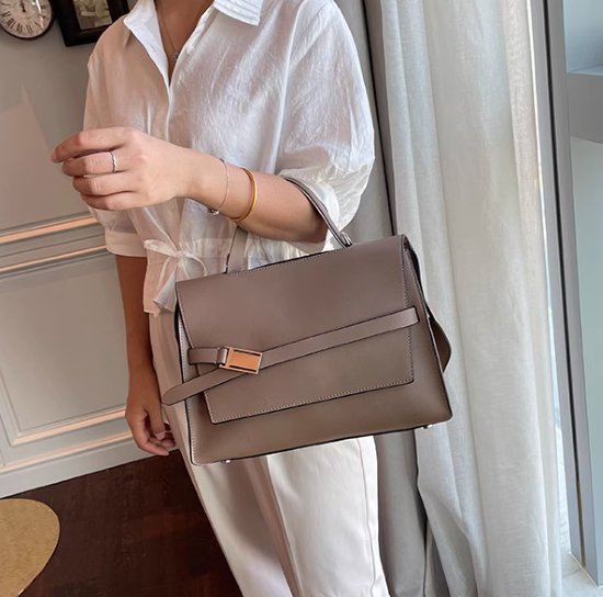 ハンドバッグ レディース バッグ 鞄 かばん ショルダーバッグ 肩掛けバッグ 斜め掛けバッグ きれいめ エレガント 通勤 オフィス OL 牛革 レザー 上品 カジュアル お出かけ おしゃれ 無地 女性