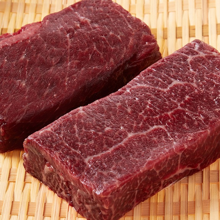 低温熟成 ミンク鯨 (くじら) 赤肉 一級 400g(200g 2パック) 栄養価抜群 小分けパック 個包装 天然物 サク肉 ノルウェー産 食べやすい 大好評 栄養抜群 ヘルシー食品 高たんぱく質 低