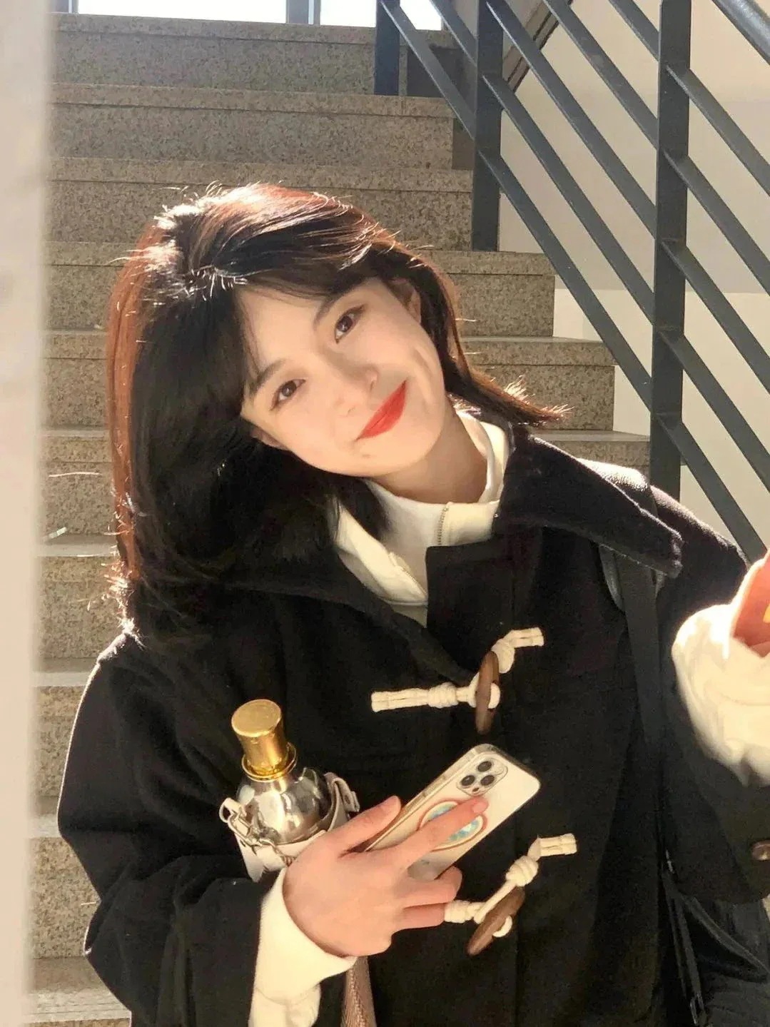 大人っぽチェスターコート ジャケットコート レディース 冬 牛角ボタンウールのコート やせて見える あつさを増す 連帽のラシャコート アカデミック チェスターコート 大人っぽチェスターコート ジャケットコート レディース 冬 牛角ボタンウールのコート やせて見える あつさを増す 連帽のラシャコート アカデミック チェスターコート