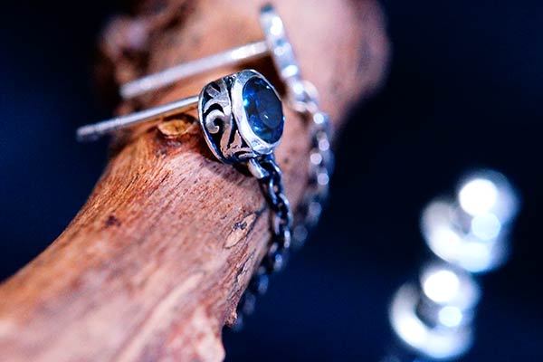 天然石 ブルートパーズ 猫 ネコ ねこ 足跡 肉球 シルバー925 2ホール チェーンピアス 天然石 ブルートパーズ 猫 ネコ ねこ 足跡 肉球 シルバー925 2ホール チェーンピアス