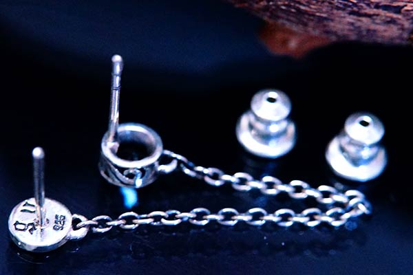 天然石 ブルートパーズ 猫 ネコ ねこ 足跡 肉球 シルバー925 2ホール チェーンピアス 天然石 ブルートパーズ 猫 ネコ ねこ 足跡 肉球 シルバー925 2ホール チェーンピアス