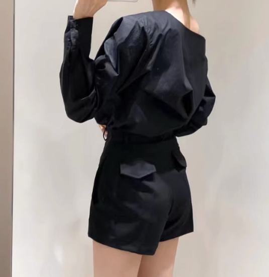 オフショルダーブラウス シャツ トップス ワンショルダー シャツ スリーブ オフショルダー ワンショルダー レディース 大人 春 夏 長袖 おしゃれ かわいい きれいめ カジュアル 肩出し シンプル